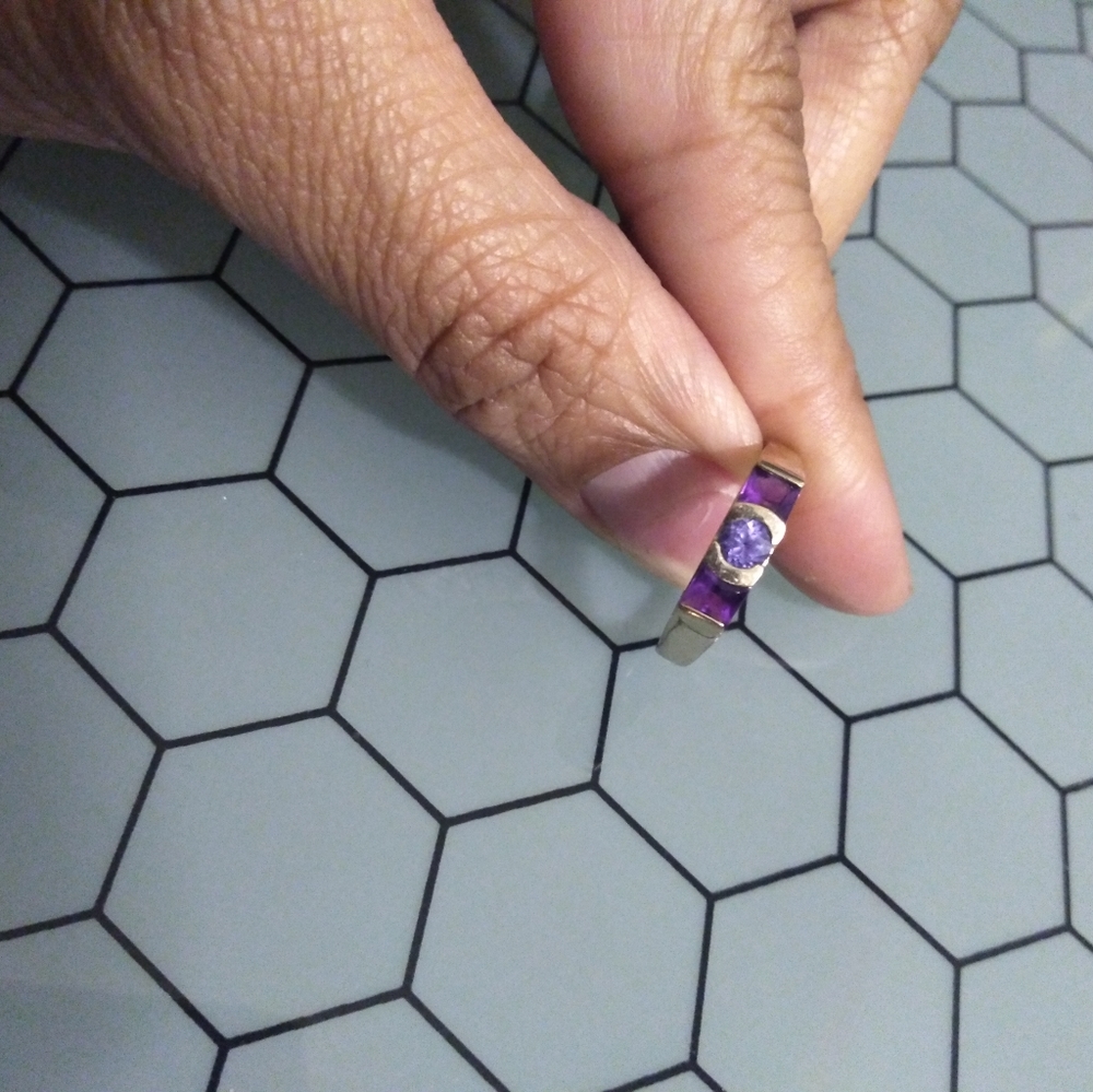 Ring - Picture 7 of 8